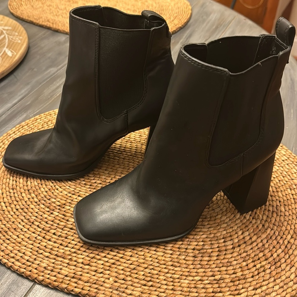 Circus by Sam Edelman Women's Black Boots